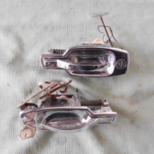 Door Handle Set USED – Exterior Both Sides (with 1 key) Triumph Spitfire Mk4 – 1500, GT6 Mk3